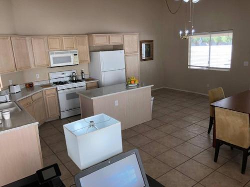 Serene Rio~home~3bed~2bath~spacious~quiet~safe