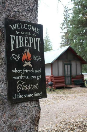 Lodge Brookside Cabin