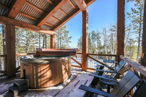 Slingshot Lodge