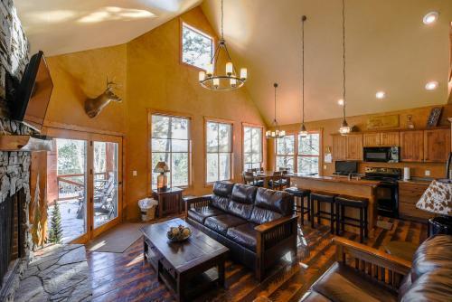 Slingshot Lodge