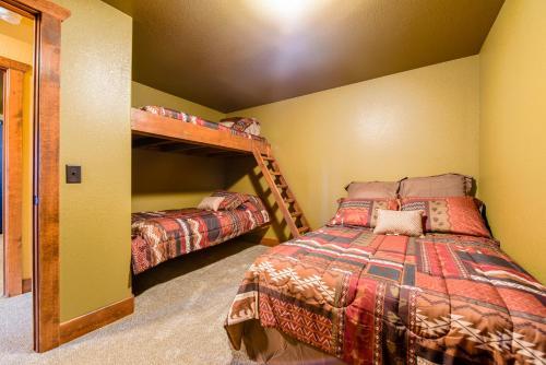 Copperhead Cabin