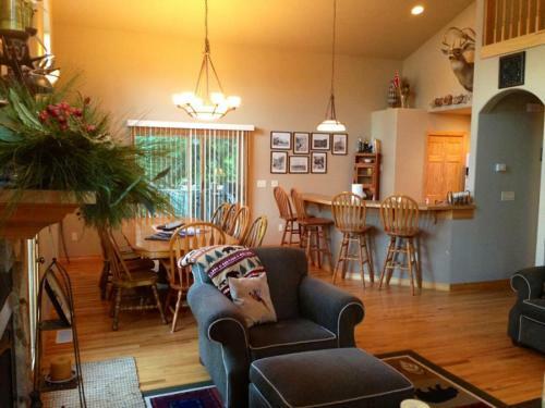 Conifer Winds Lodge