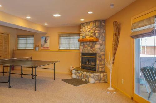 Deep Snow Lodge