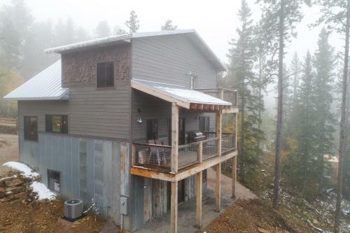 Touch Of Grey Lodge