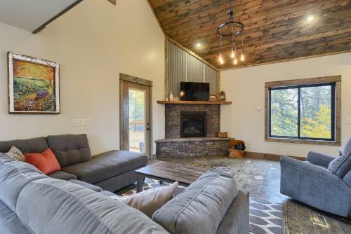 Touch Of Grey Lodge
