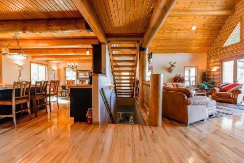 High Country Lodge