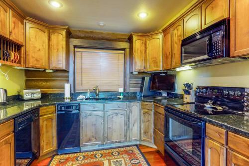 Spruce Bluff Lodge