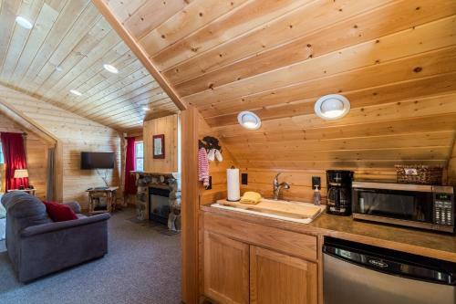 River Lodge Carriage House