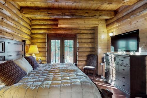 Eagle's Roost Lodge