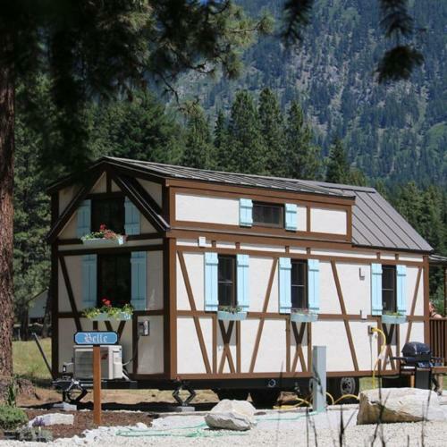 Leavenworth Camping Resort Tiny House Belle