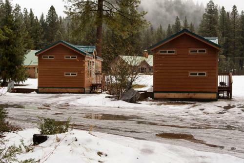 Leavenworth Camping Resort Cottage 8