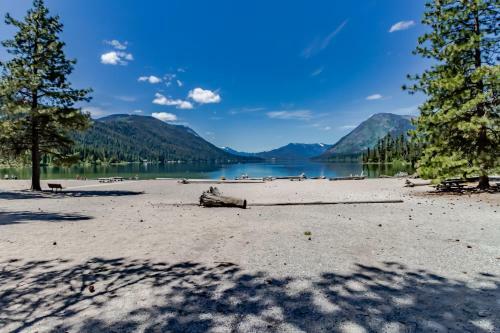 Lake Wenatchee Sun Escape
