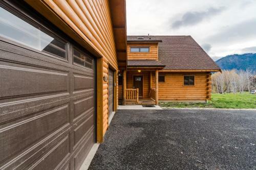 Fox Hollow Lodge