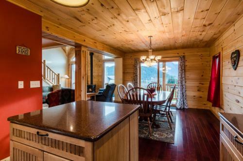 Fox Hollow Lodge