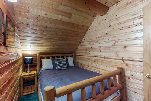 Soaring Pines Lodge & Bunkhouse