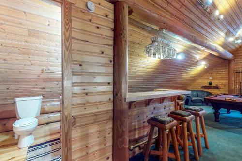 Soaring Pines Lodge & Bunkhouse