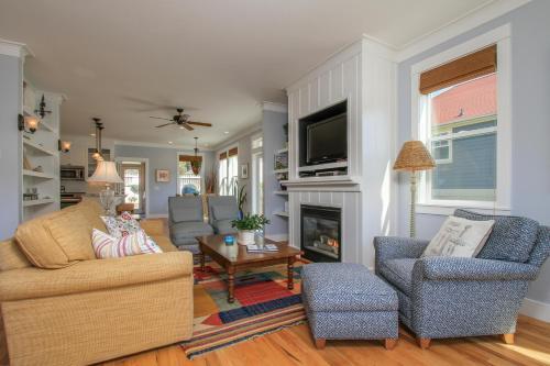 Jewel Box At The Beach