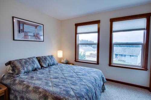 Mountain View Coastal Retreat