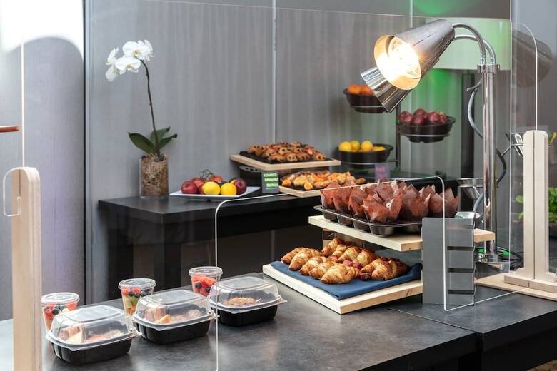 Sheraton Vancouver Guildford Hotel