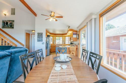6529 Ne Neptune Dr House
