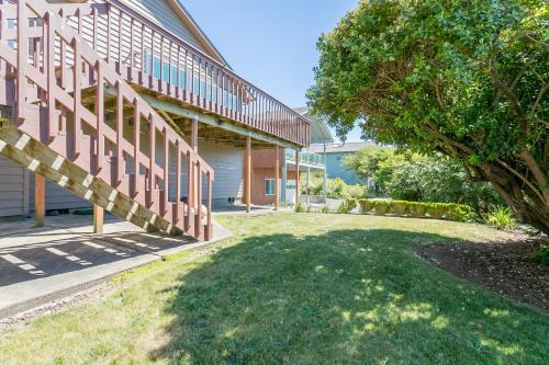 6529 Ne Neptune Dr House