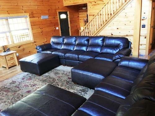 Big Pine Lodge In Hocking Hills