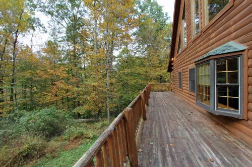 Big Pine Lodge In Hocking Hills