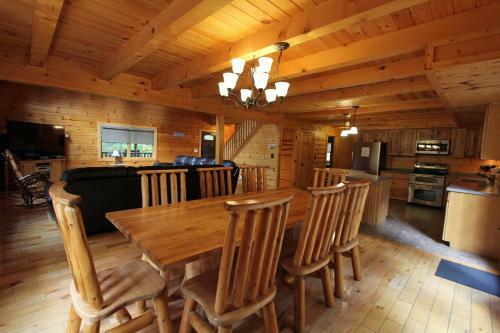 Big Pine Lodge In Hocking Hills