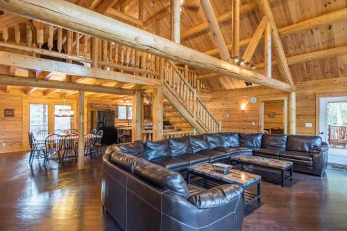The Summit Lodge In Hocking Hills