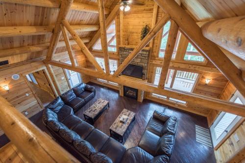 The Summit Lodge In Hocking Hills