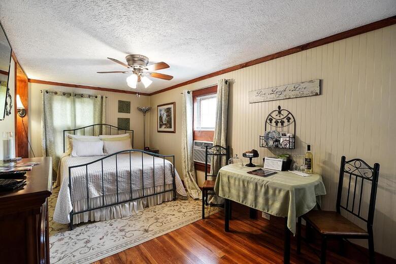 Posada Hocking Hills Inn