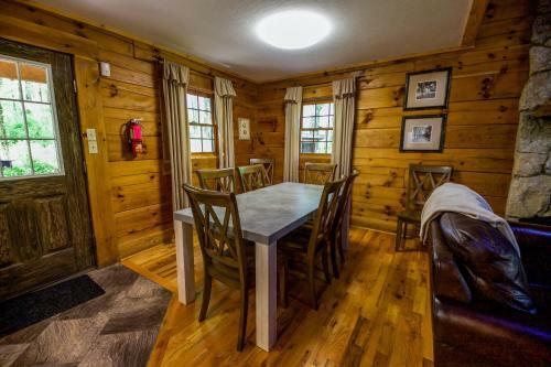 Dogwood - Hocking Hills Cabin