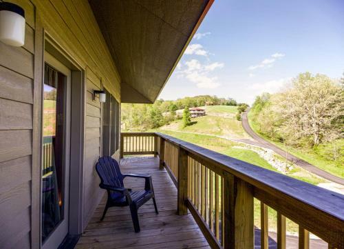 Lily Pad - Hocking Hills Cabin