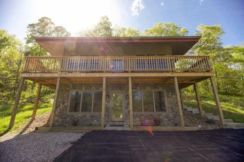 Lily Pad - Hocking Hills Cabin