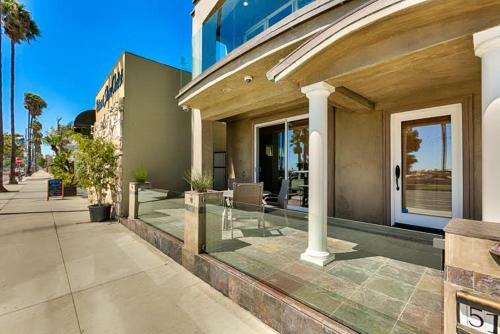 Lbc-5121 - Coastal Escape Five-bedroom Holiday Home