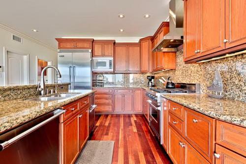 Lbc-5121 - Coastal Escape Five-bedroom Holiday Home