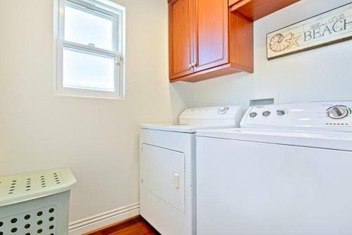 Lbc-5121 - Coastal Escape Five-bedroom Holiday Home