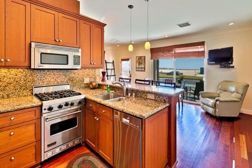 Lbc-5121 - Coastal Escape Five-bedroom Holiday Home