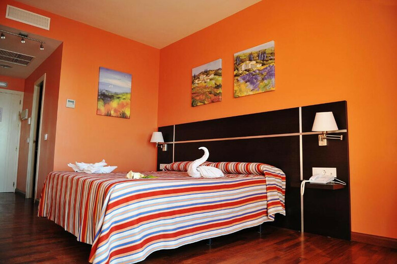 Hotel V�rtice Chipiona Mar