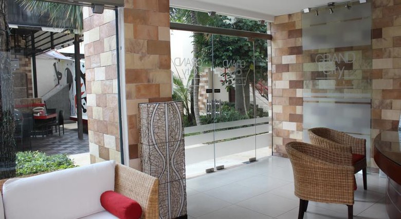 Grand City Hotel