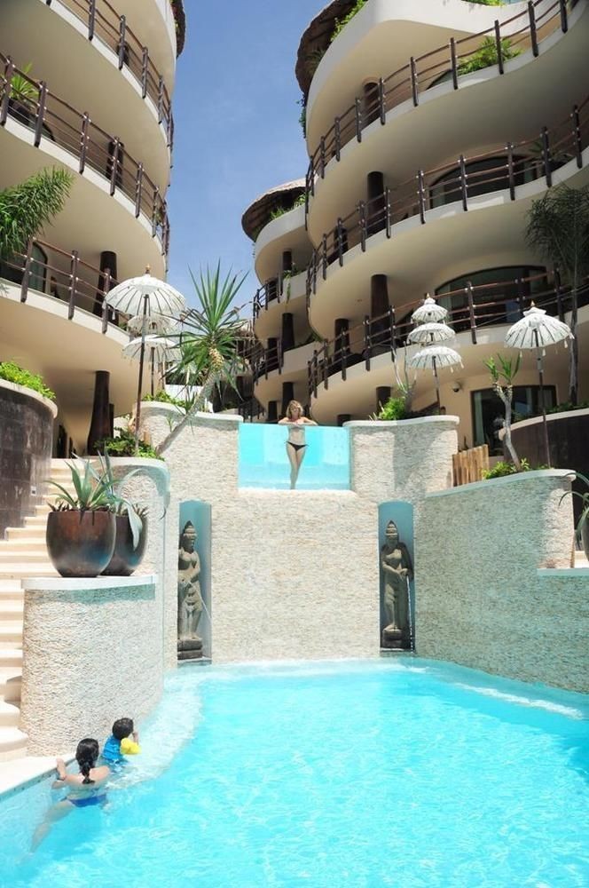 El Taj Ocean Front And Beachside Condo Hotel