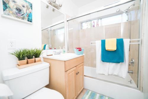 Wonderful 1 Bedroom Apartment On Hollywood Blvd