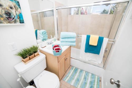 Wonderful 1 Bedroom Apartment On Hollywood Blvd