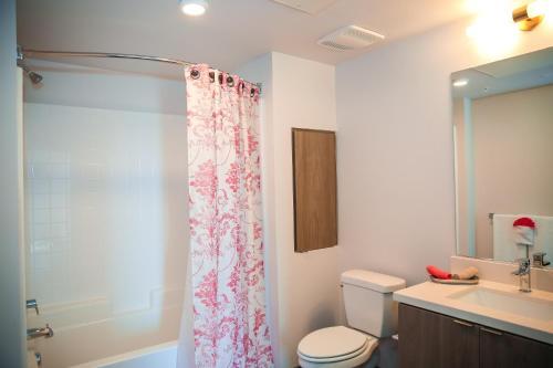 Upscale Apartment In Downtown La