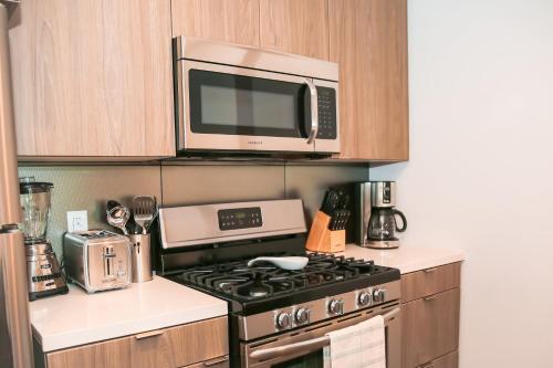 Upscale Apartment In Downtown La