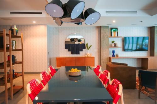 Upscale Apartment In Downtown La