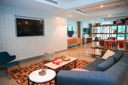 Upscale Apartment In Downtown La