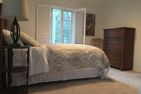 Apartamento Hollywood Hills Spanish