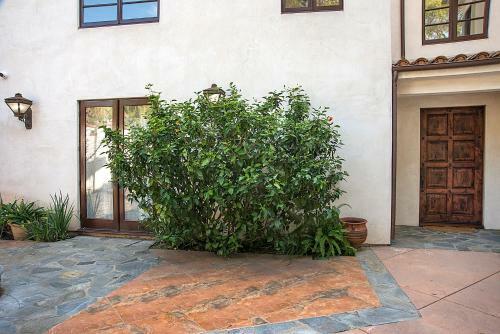 Private Spanish Villa In Central Hollywood With Pool