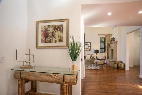Private Spanish Villa In Central Hollywood With Pool